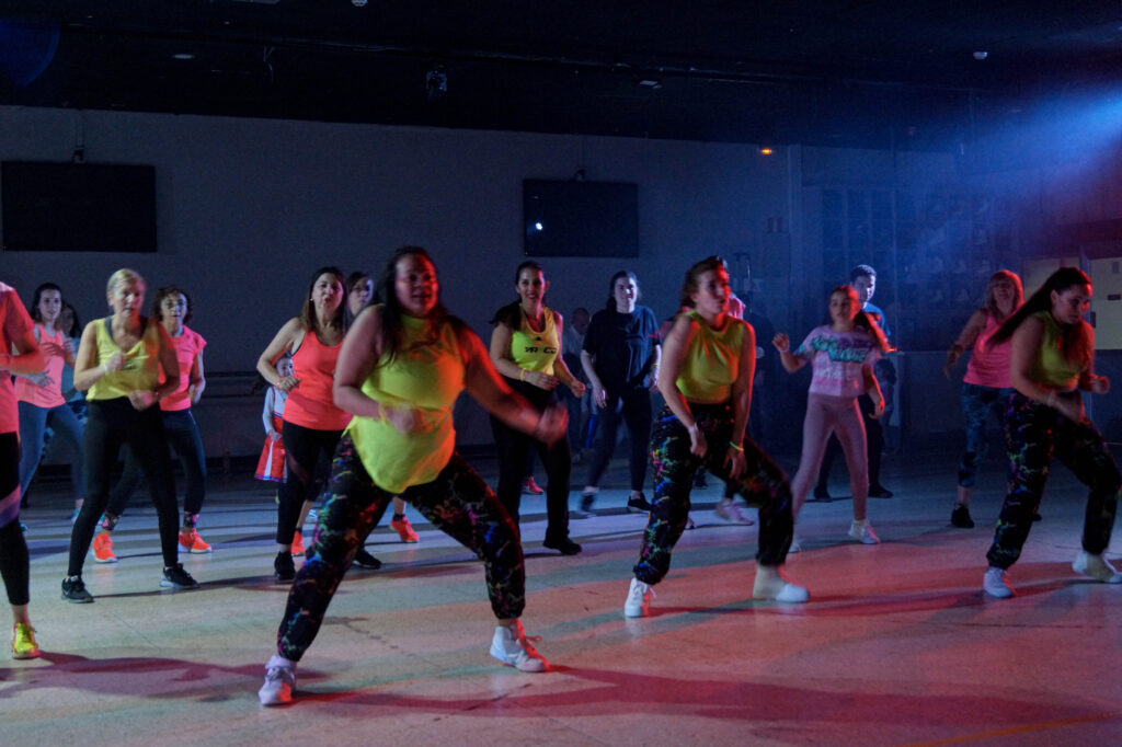 cardio dance: clase de baile