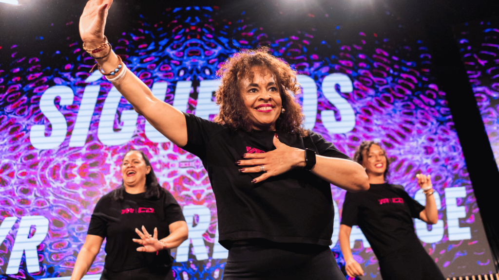 cardio dance: mujer bailando